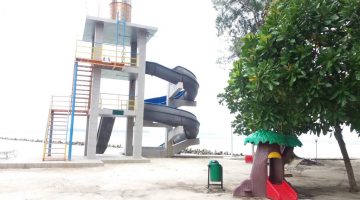 Pulau Putri sliding children park