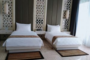 kamar twin bed pulau h